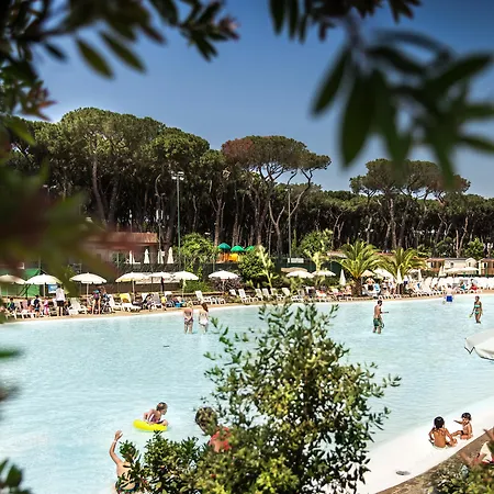 مكان تخييم Fabulous Village